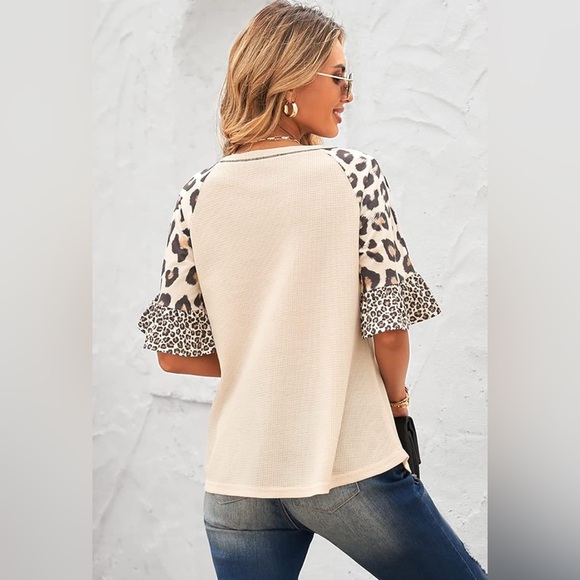 MyKrazyTees
Women V Neck Leopard Raglan - Picture 4 of 10